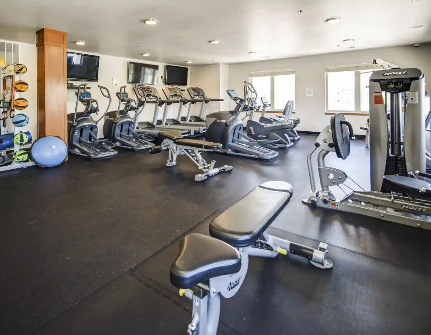 24 7 Fitness Center at Mammoth Springs