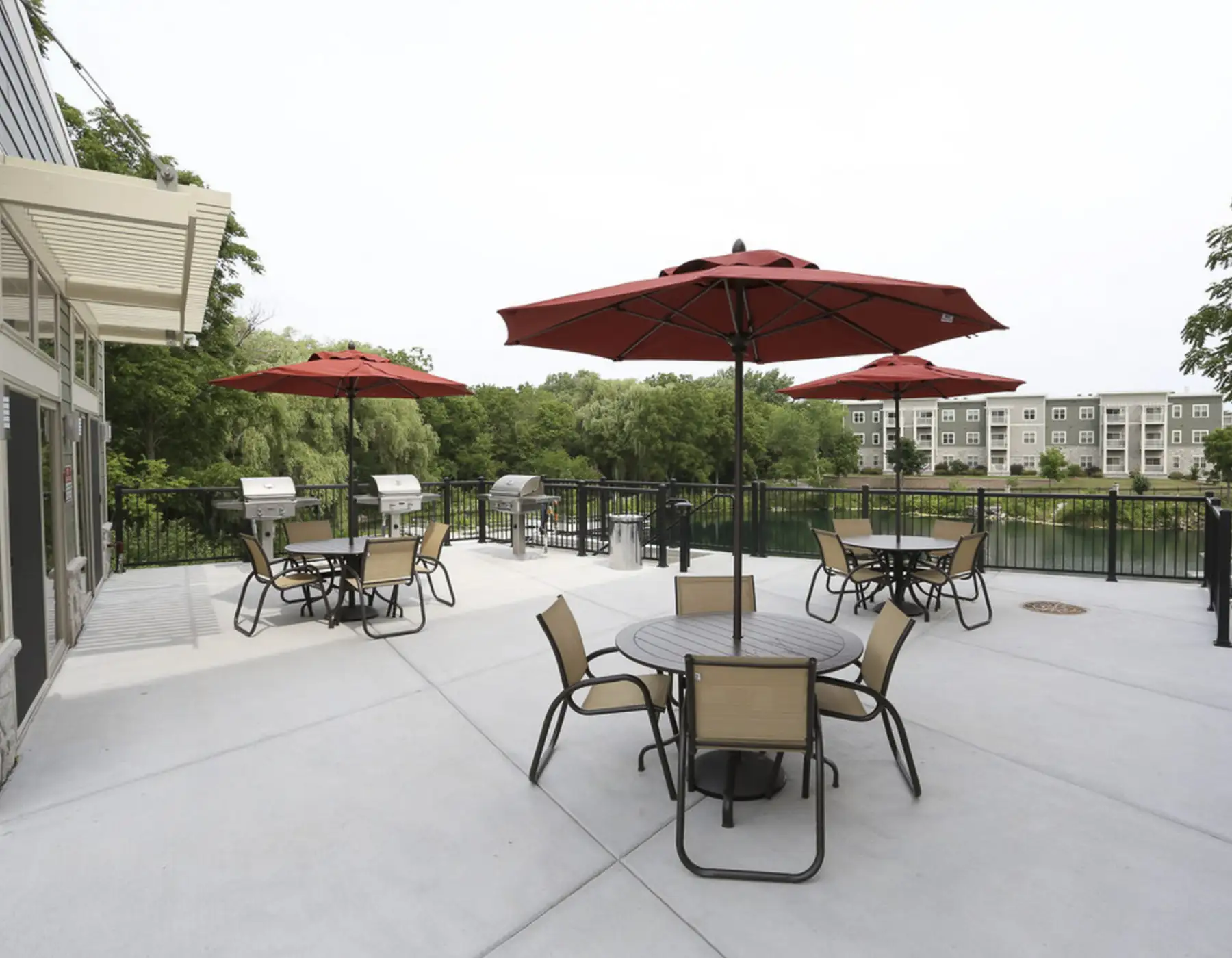 Luxury Outdoor Patio and Lounge Space
